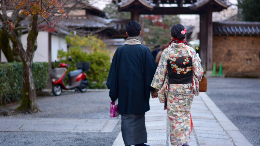 日本重禮節的文化來源:探秘大和民族禮儀的歷史與現代演變